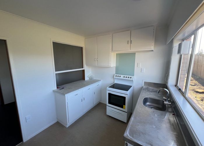  at 2/249 Te Atatu Road, Te Atatu South, Waitakere City, Auckland