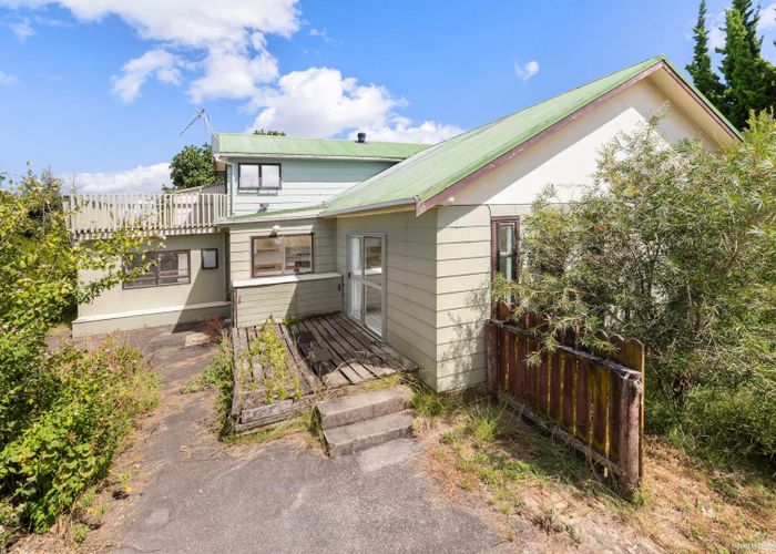  at 1184 East Coast Road, Kaiaua, Franklin, Auckland