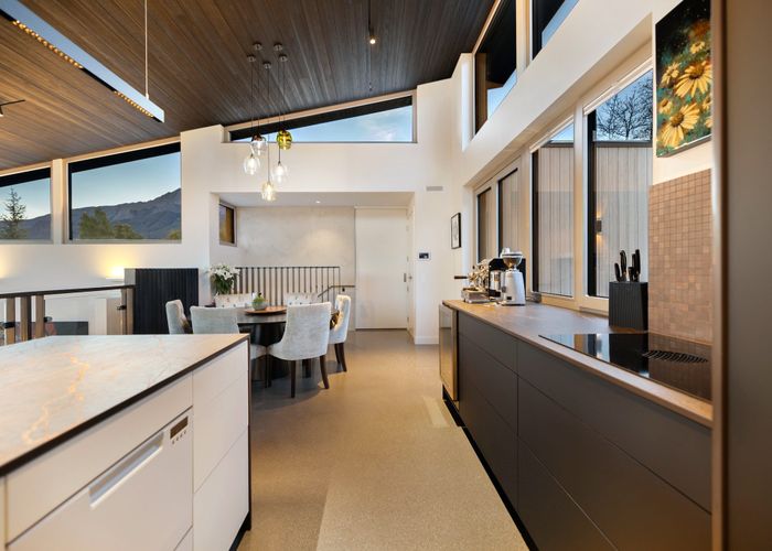  at 52 Suburb Street, Queenstown Hill, Queenstown-Lakes, Otago