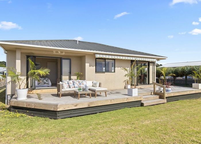  at 915 East Coast Road, Kaiaua, Franklin, Auckland