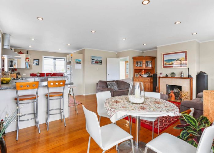  at 8 Sollum Road, Panmure, Auckland