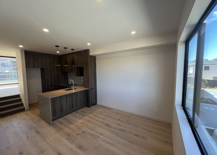  at 121 Te Oneroa Way, Long Bay, North Shore City, Auckland