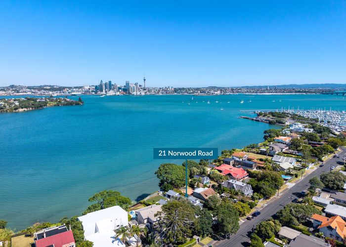  at 21 Norwood Road, Bayswater, North Shore City, Auckland