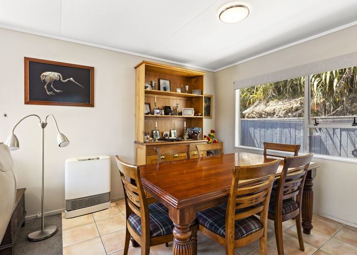  at 7 Takanini Grove, Stokes Valley, Lower Hutt, Wellington