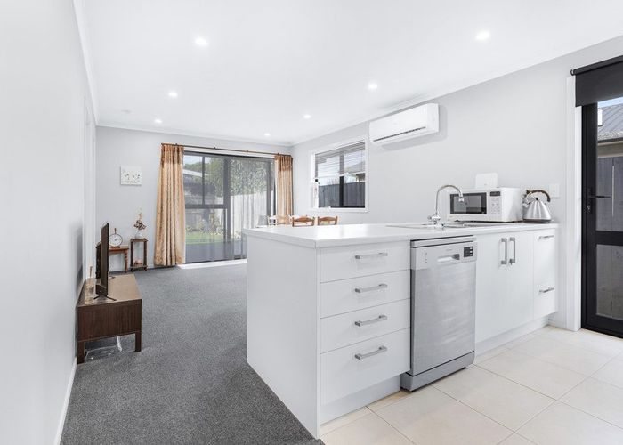  at 1/23 Montgomery Crescent, Bader, Hamilton