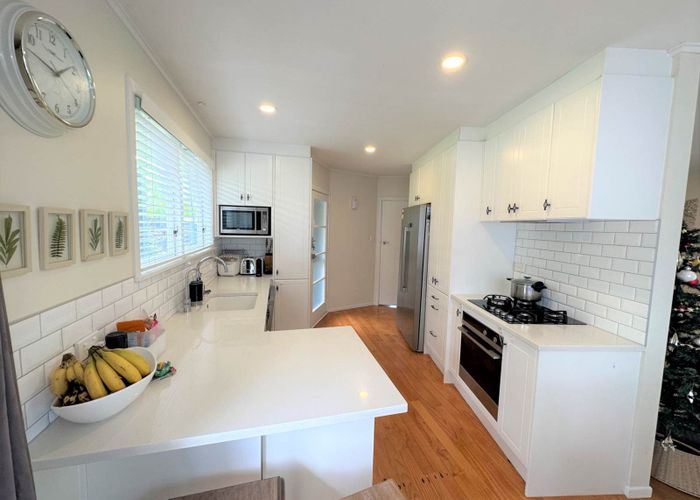  at 3 Amsterdam Place, Avondale, Auckland