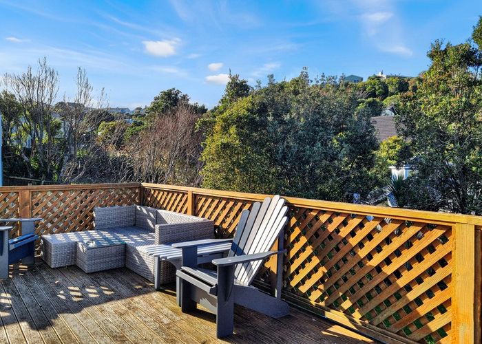  at 202 Dowse Drive, Maungaraki, Lower Hutt, Wellington