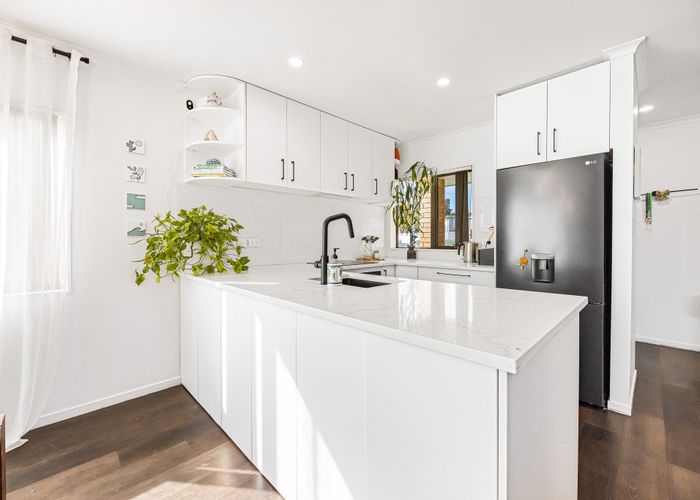  at 4 Anna Lane, Glen Eden, Waitakere City, Auckland