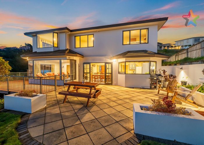  at 9 Oceanview Terrace, Tirohanga, Lower Hutt