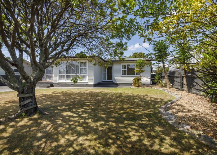  at 6 Lockhart Avenue, Milson, Palmerston North