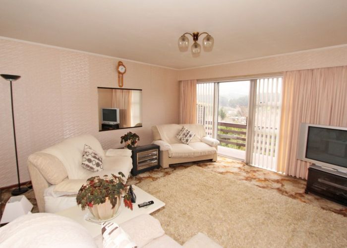  at 2/94 Taylor Terrace, Tawa, Wellington
