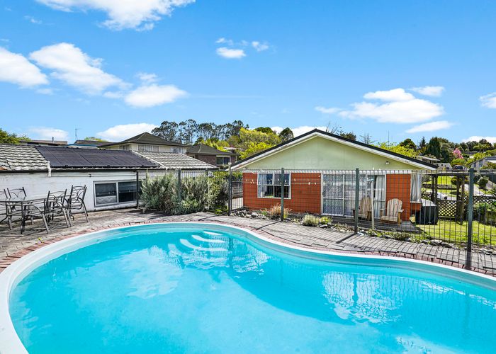  at 25 Sunnyhills Avenue, Glenview, Hamilton