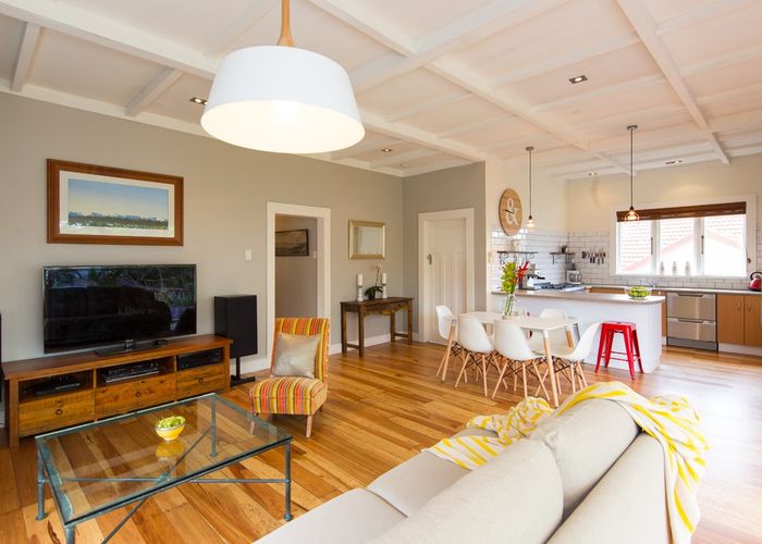  at 32 Aroha Avenue, Sandringham, Auckland
