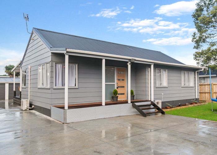  at 10 Forest Hill Road, Henderson, Auckland