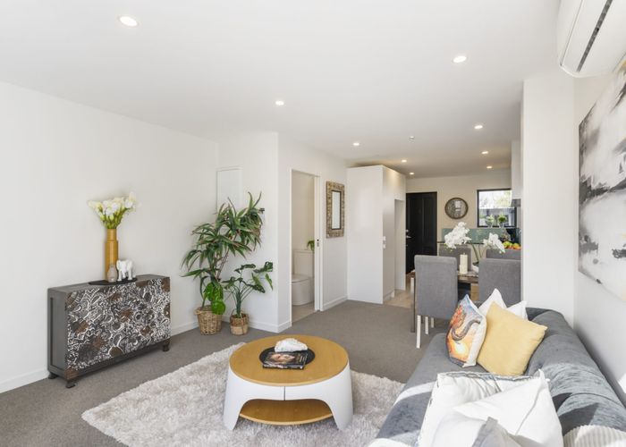 at 329 E Rangatira Road, Beach Haven, North Shore City, Auckland