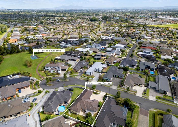  at 13 Eastridge Terrace, Huntington, Hamilton