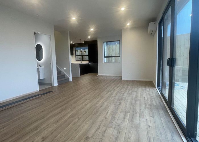 at 102 Te Oneroa Way, Long Bay, North Shore City, Auckland