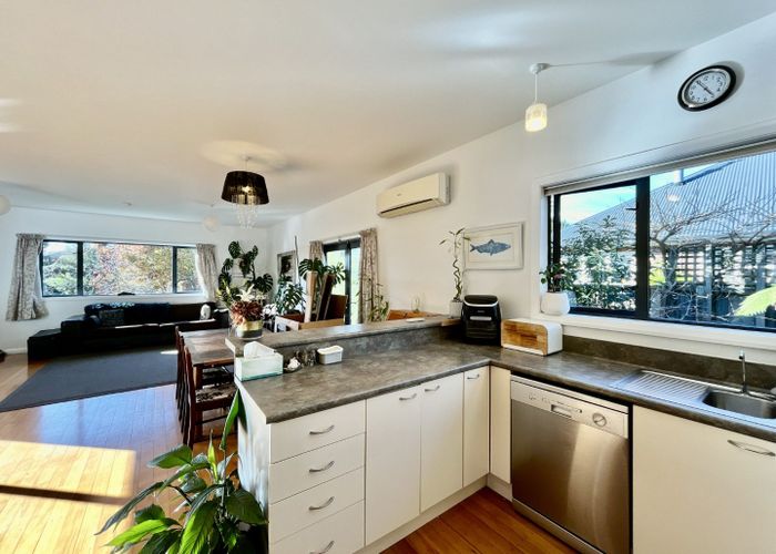  at 6 Armstrong Avenue, St. Martins, Christchurch City, Canterbury