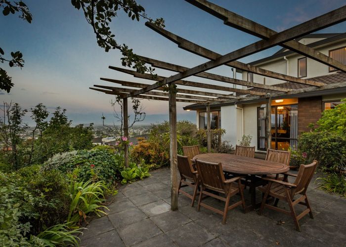  at 90 Churchill Drive, Taradale, Napier