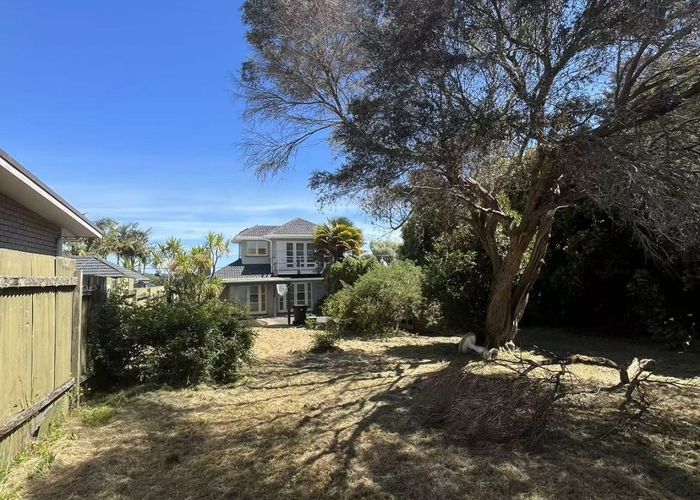  at 37 Strid Road, Te Atatu South, Waitakere City, Auckland