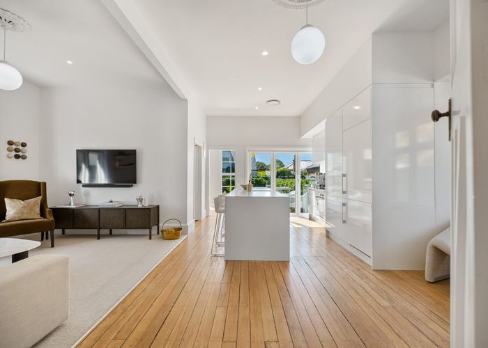  at 5 Aikmans Road, Merivale, Christchurch City, Canterbury