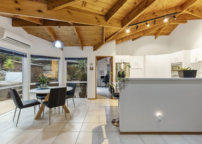  at 2 Rosetti Rise, West Harbour, Auckland