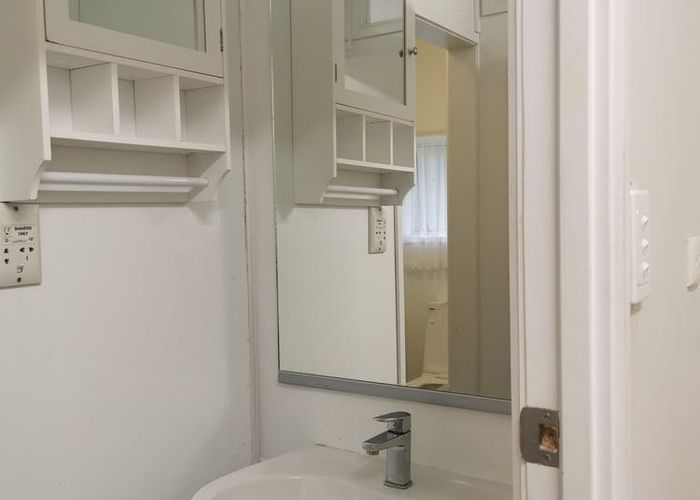  at 35 Bentley Avenue, Glenfield, Auckland