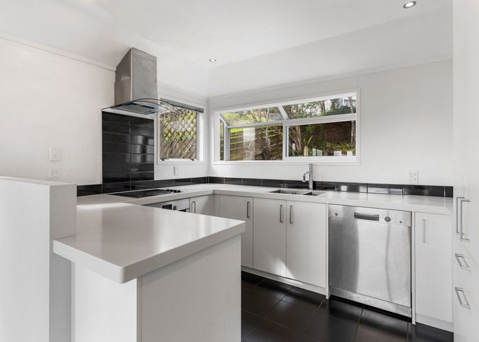  at 10 Dianthus Place, Browns Bay, North Shore City, Auckland