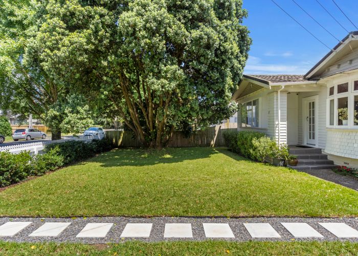  at 5 William Street, Mangere East, Auckland