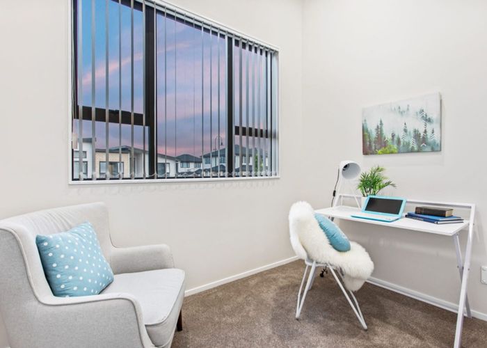  at 18 New  Millcroft Lane, Ranui, Waitakere City, Auckland