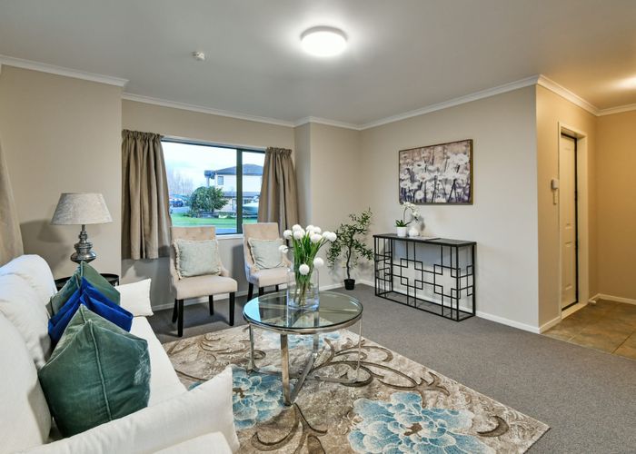  at 10 Rock Daisy Crescent, Mangere, Manukau City, Auckland