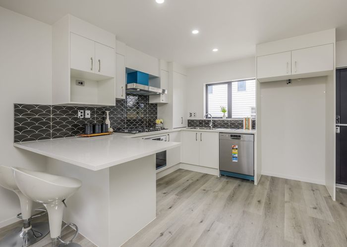  at 10A Thompson Street, Mangere East, Auckland