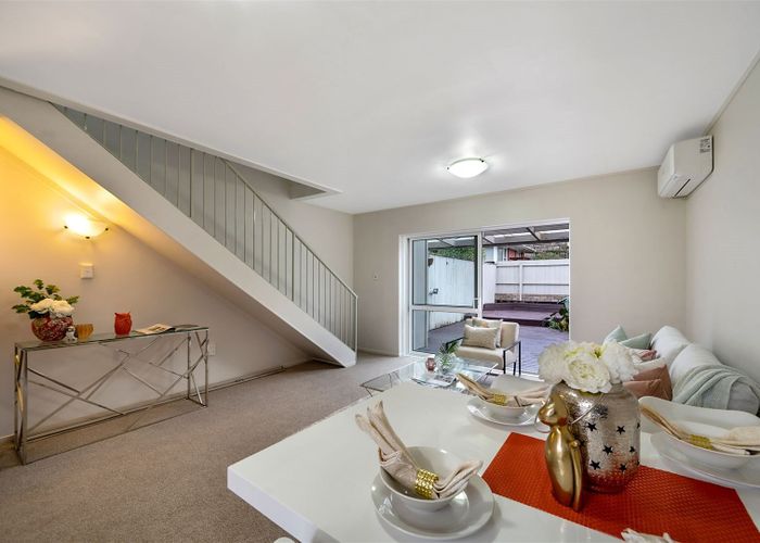  at 5/42 Sheridan Drive, New Lynn, Auckland