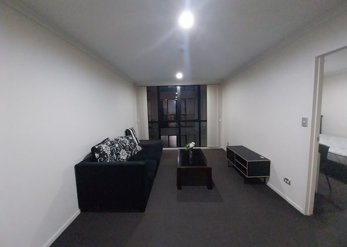  at 2/44 Clonbern Road, Remuera, Auckland