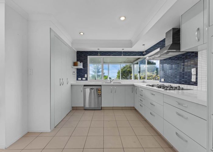  at 2/4 Fairlea Road, Te Atatu South, Waitakere City, Auckland