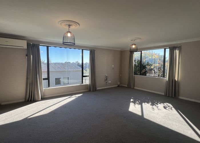  at 90 Forest Lake Road, Forest Lake, Hamilton, Waikato