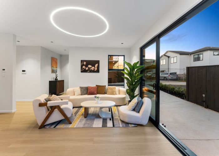  at 8 Breeze Lane, Silverdale, Rodney, Auckland