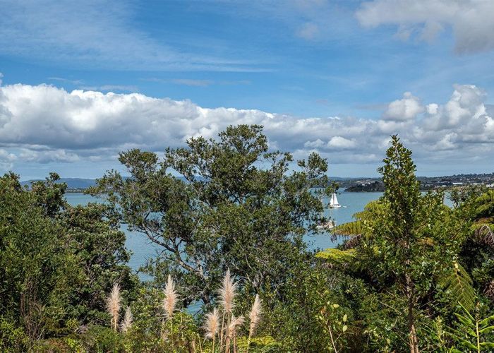  at 40b Neptune Avenue, Beach Haven, North Shore City, Auckland