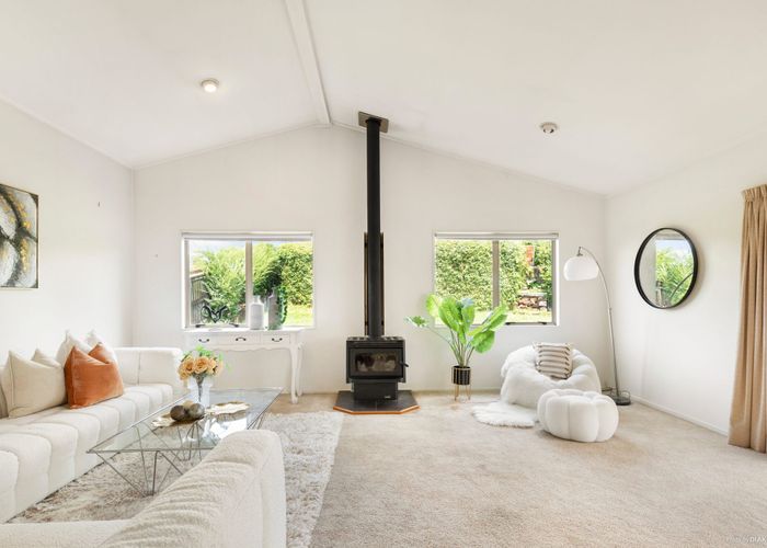  at 2/213 Rangatira Road, Beach Haven, North Shore City, Auckland