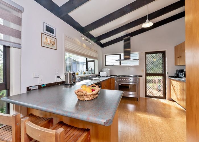  at 2/3 Leith Way, Rothesay Bay, North Shore City, Auckland