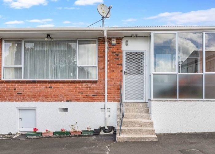  at 4/164 Blockhouse Bay Road, Avondale, Auckland