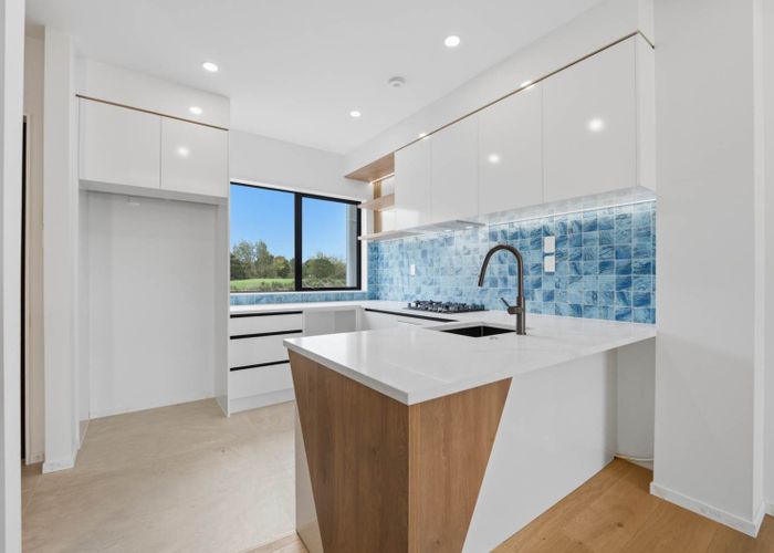  at Unit 2/95 Otuwairoa Esplanade, Papakura, Papakura, Auckland