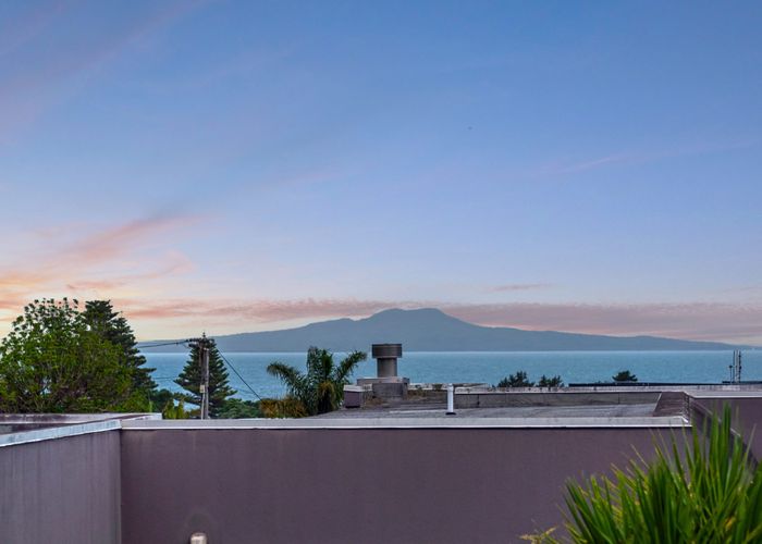  at 42 Bayview Road, Browns Bay, Auckland