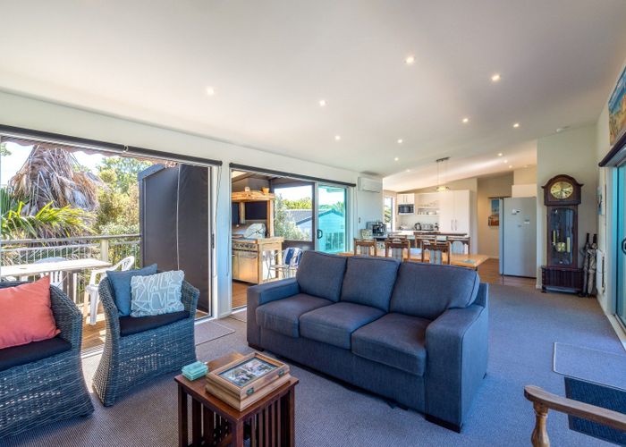  at 4 Bryan Road, Surfdale, Waiheke Island, Auckland