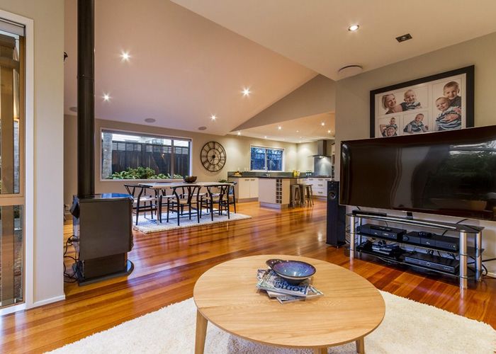  at 14 English Oak Drive, Albany, North Shore City, Auckland