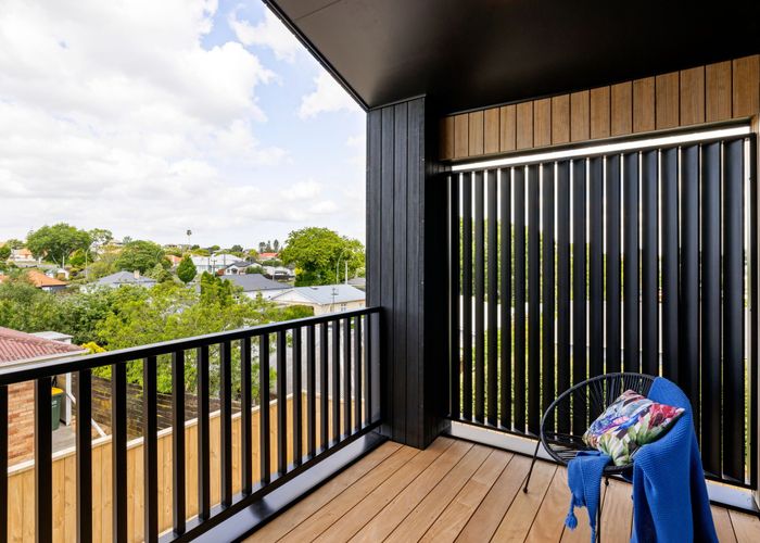  at 4/3 Huia Avenue, Forest Lake, Hamilton, Waikato