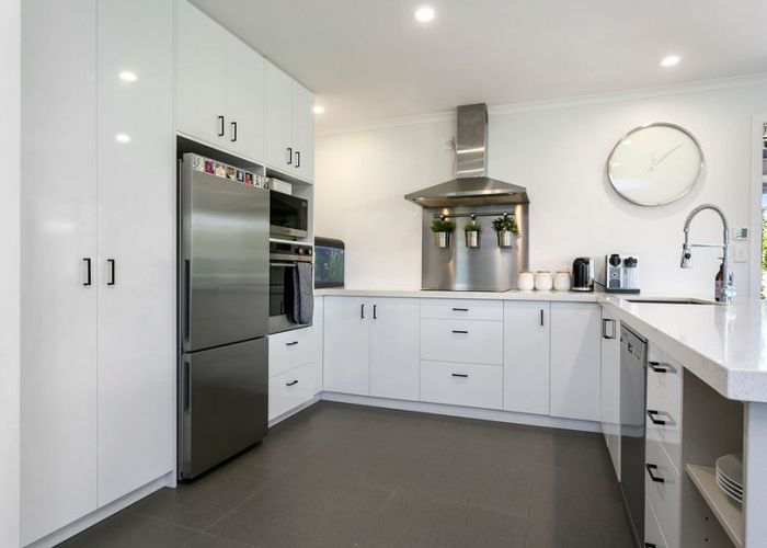  at 6 De La Mare Drive, Leamington, Cambridge