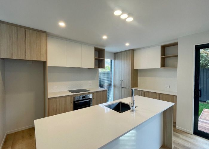  at 1/136  Simeon Street, Spreydon, Christchurch City, Canterbury