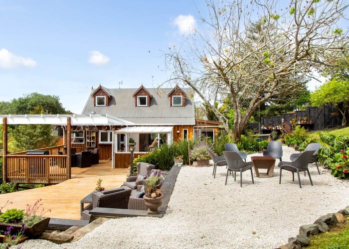  at 18 Dene Court Lane, Greenhithe, North Shore City, Auckland