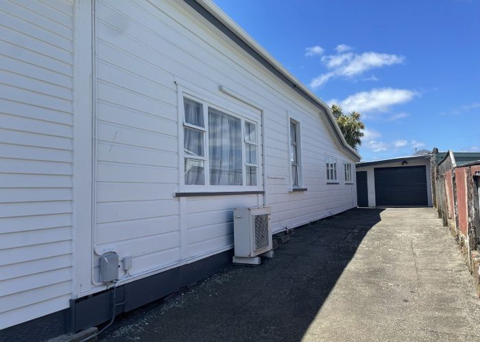  at 20B Bay Street, Petone, Lower Hutt, Wellington